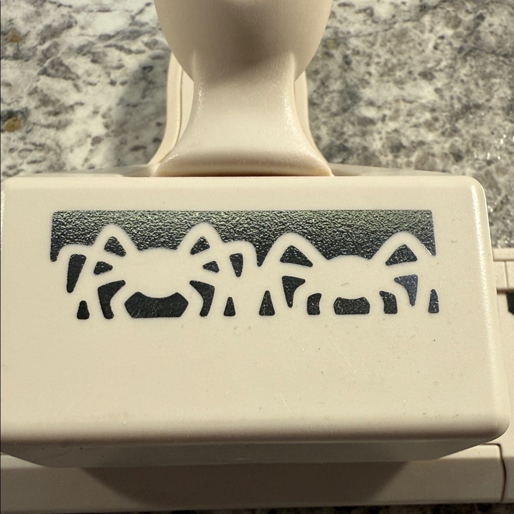 Martha Stewart Spider Paper Craft Punch - Picture 3 of 5